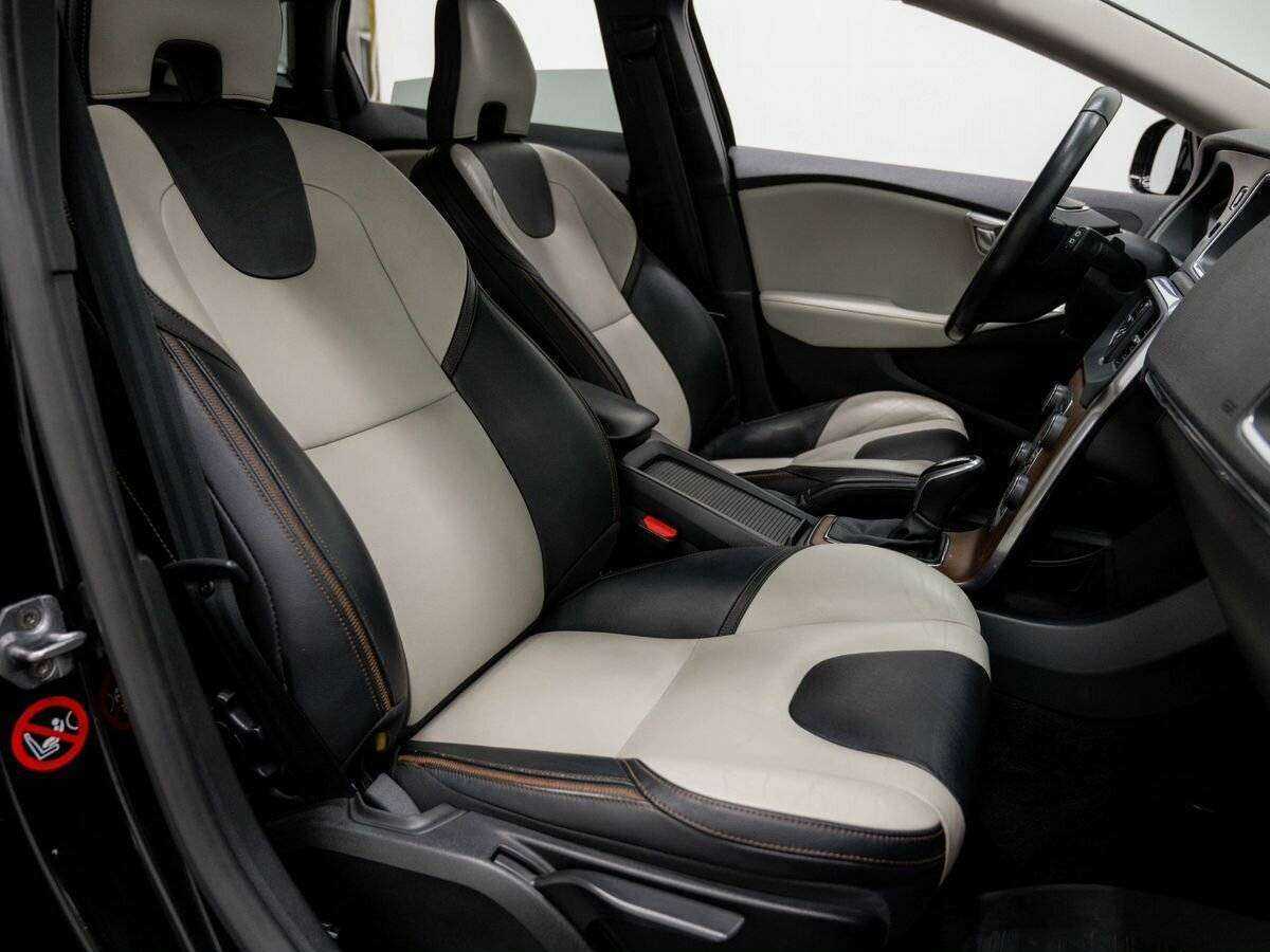 Volvo V40 Cross Country с пробегом — 2015 год. Фото: #6