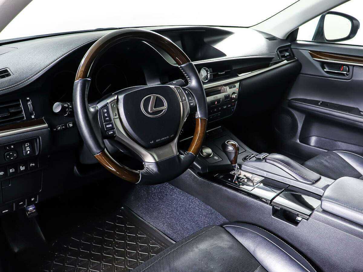 Lexus ES с пробегом — 2013 год. Фото: #12