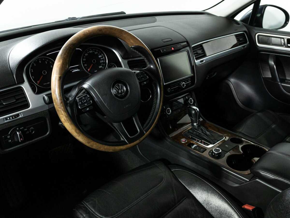 Volkswagen Touareg с пробегом — 2012 год. Фото: #8