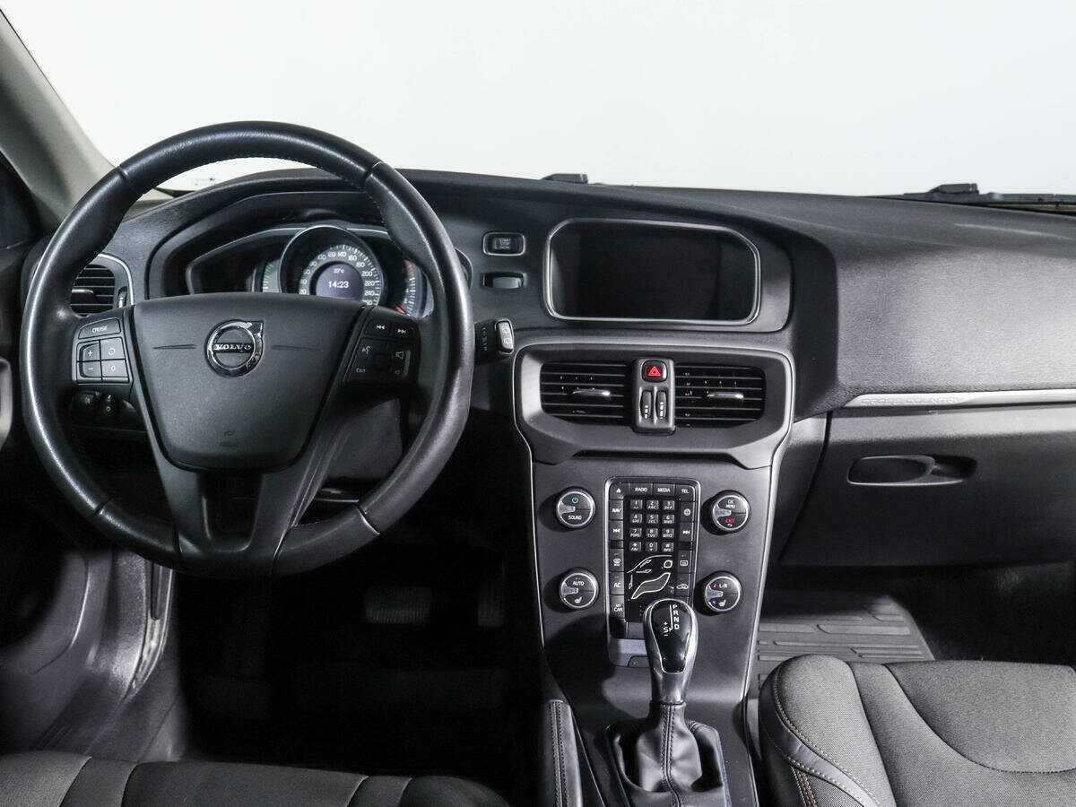 Volvo V40 Cross Country с пробегом — 2019 год. Фото: #8
