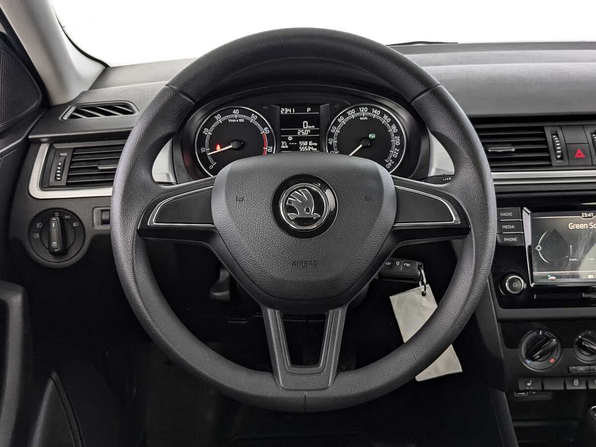 Skoda Rapid с пробегом — 2019 год. Фото: #17