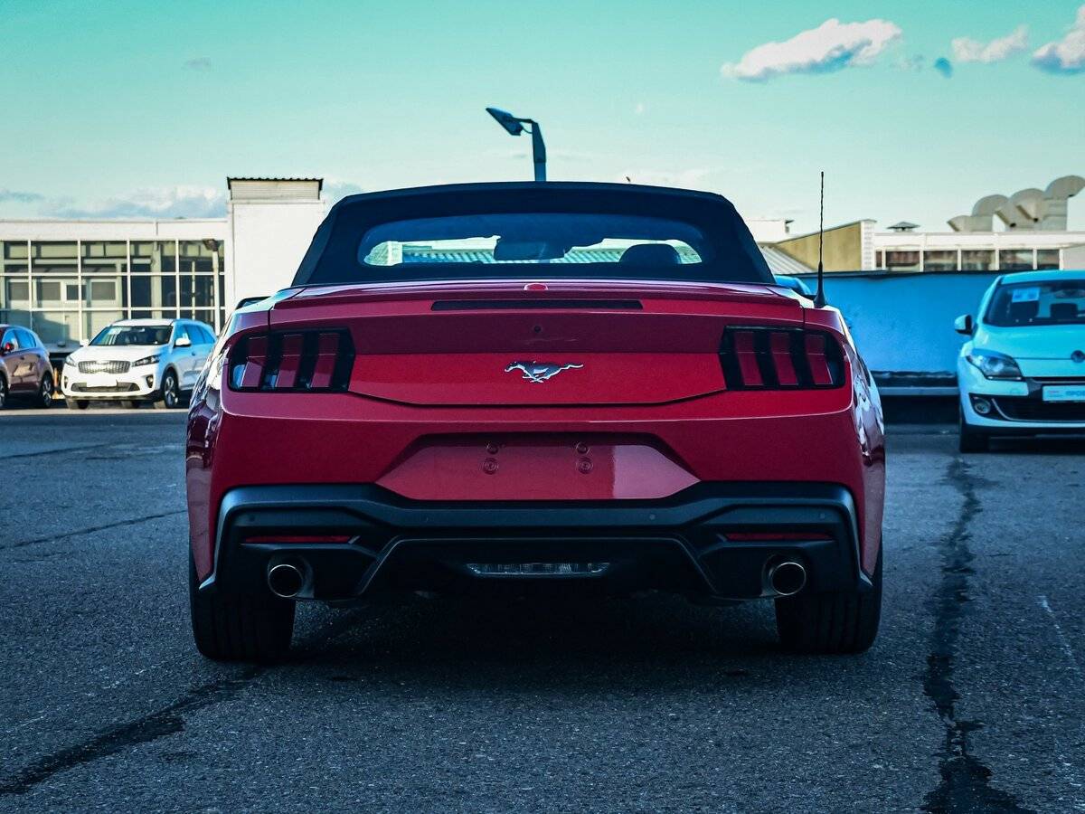 Ford Mustang с пробегом — 2024 год. Фото: #4