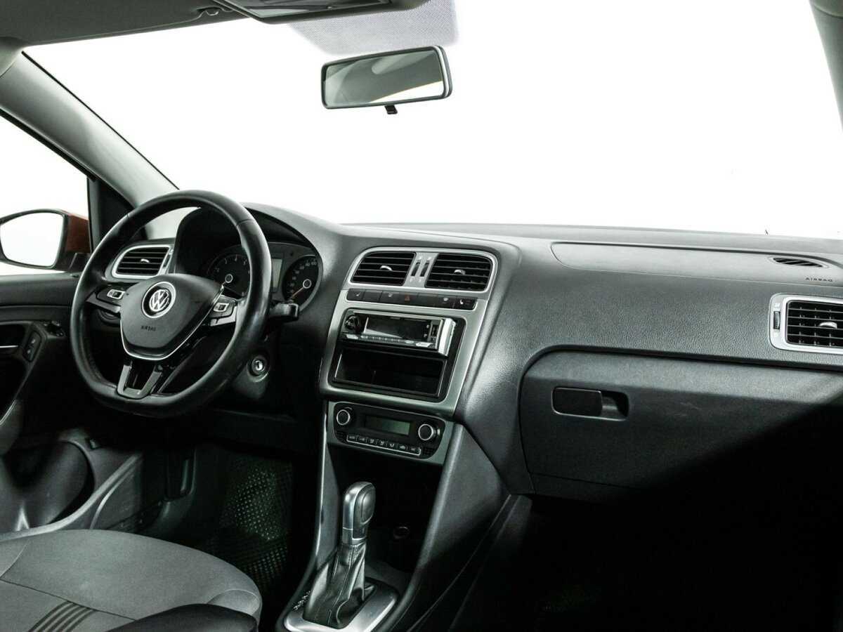 Volkswagen Polo с пробегом — 2016 год. Фото: #8