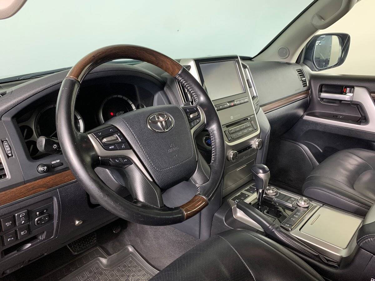 Toyota Land Cruiser с пробегом — 2019 год. Фото: #10
