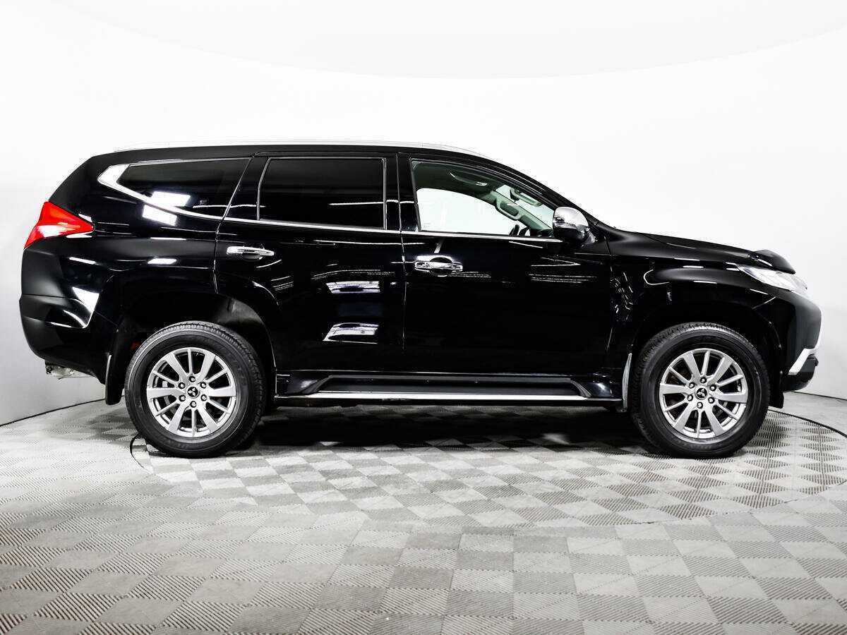 Mitsubishi Pajero Sport с пробегом — 2019 год. Фото: #3