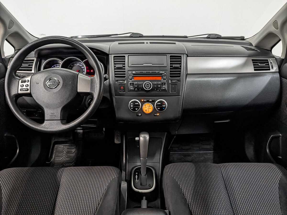 Nissan Tiida с пробегом — 2010 год. Фото: #13