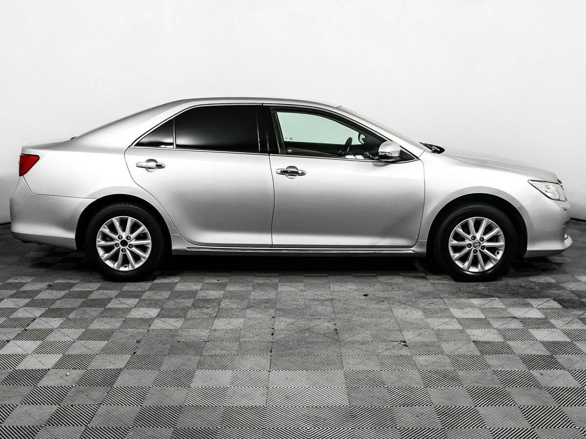 Toyota Camry с пробегом — 2012 год. Фото: #3