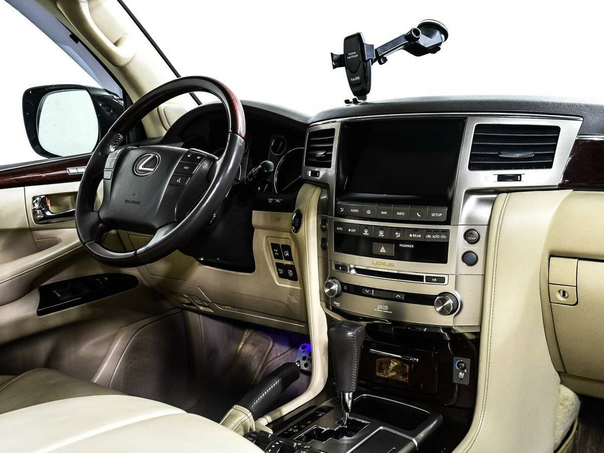 Lexus LX с пробегом — 2013 год. Фото: #8