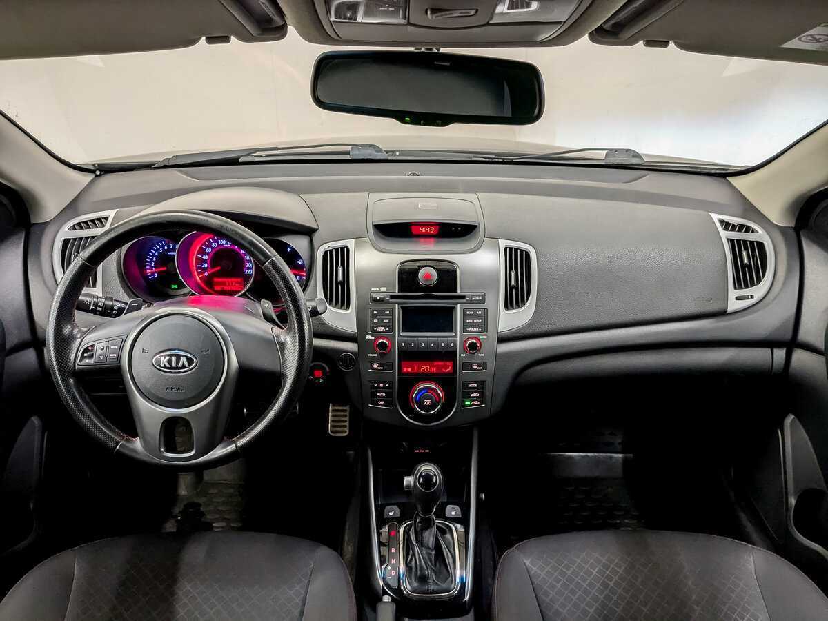 Kia Cerato с пробегом — 2011 год. Фото: #13