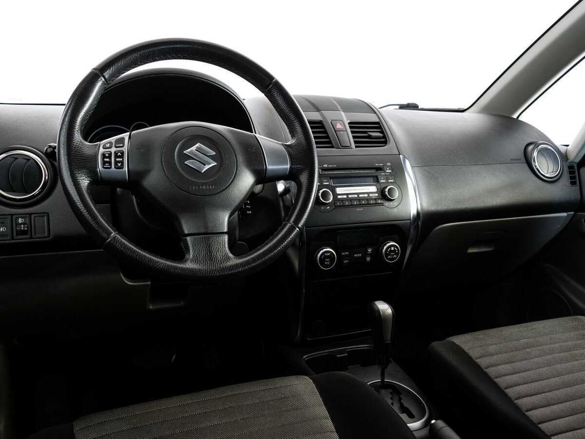 Suzuki SX4 с пробегом — 2011 год. Фото: #8
