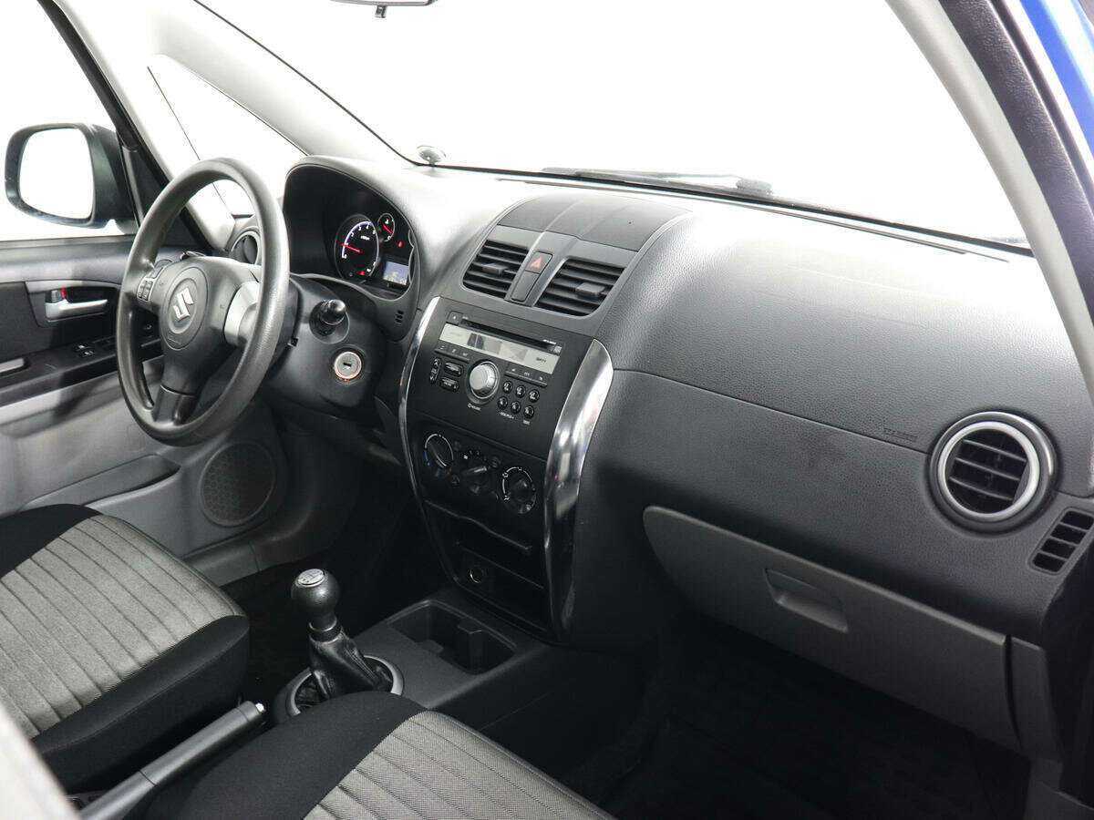 Suzuki SX4 с пробегом — 2011 год. Фото: #9
