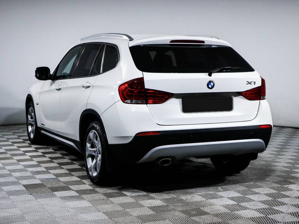 BMW X1 с пробегом — 2011 год. Фото: #6