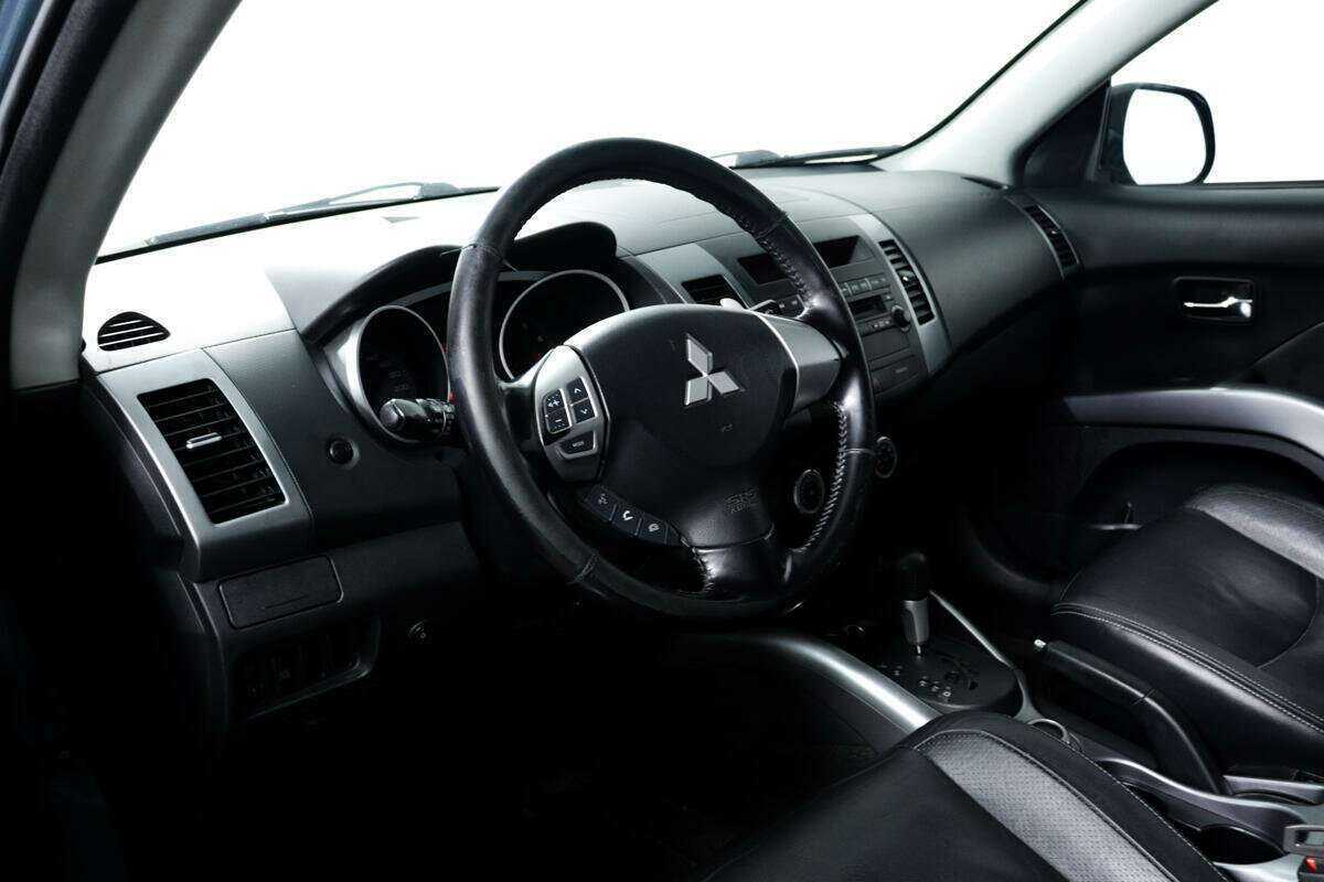 Mitsubishi Outlander с пробегом — 2008 год. Фото: #12
