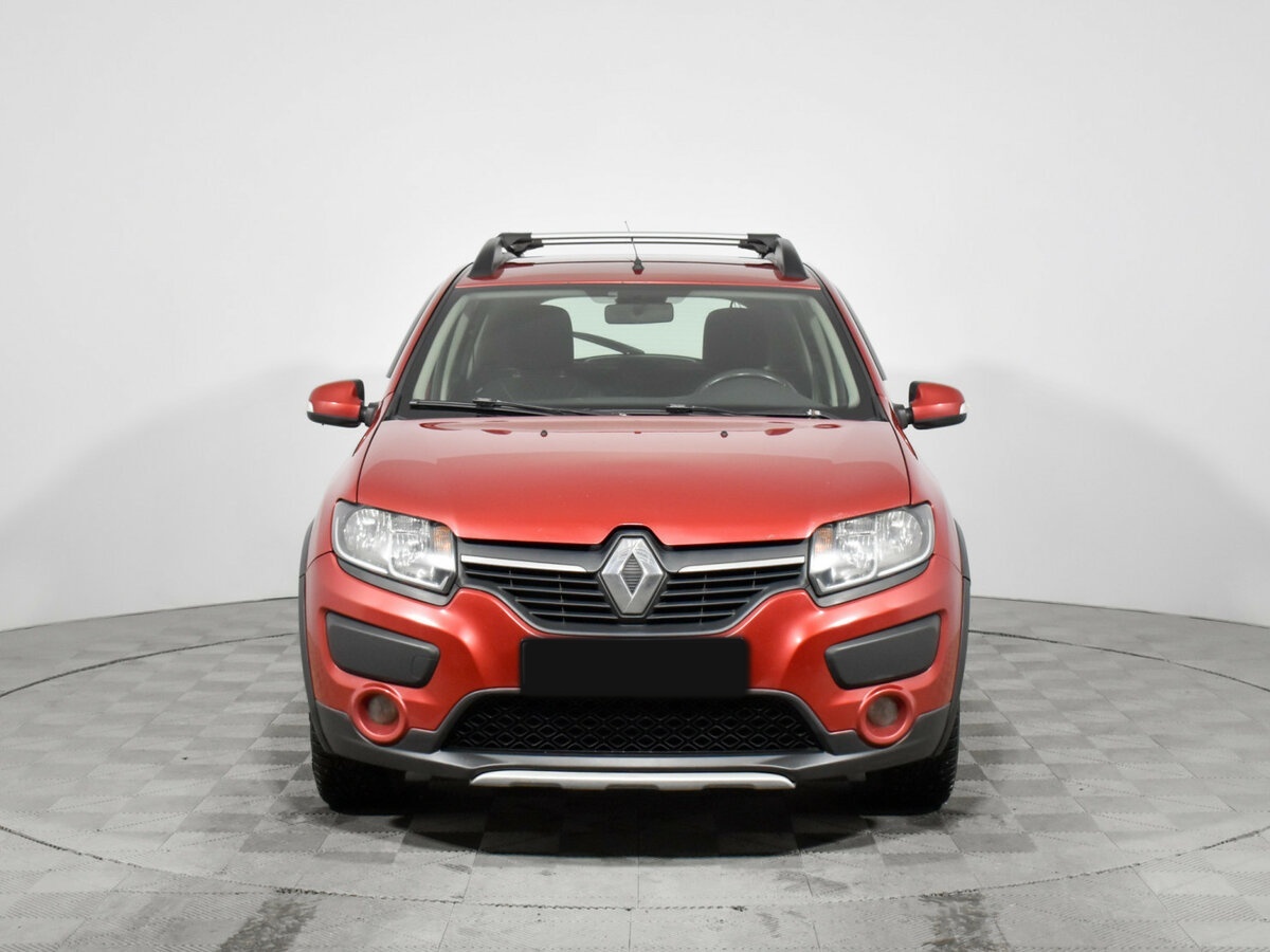Renault Sandero с пробегом — 2016 год. Фото: #1