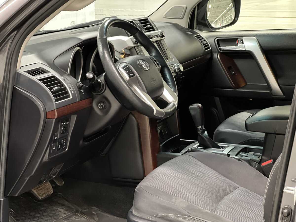 Toyota Land Cruiser Prado с пробегом — 2014 год. Фото: #15