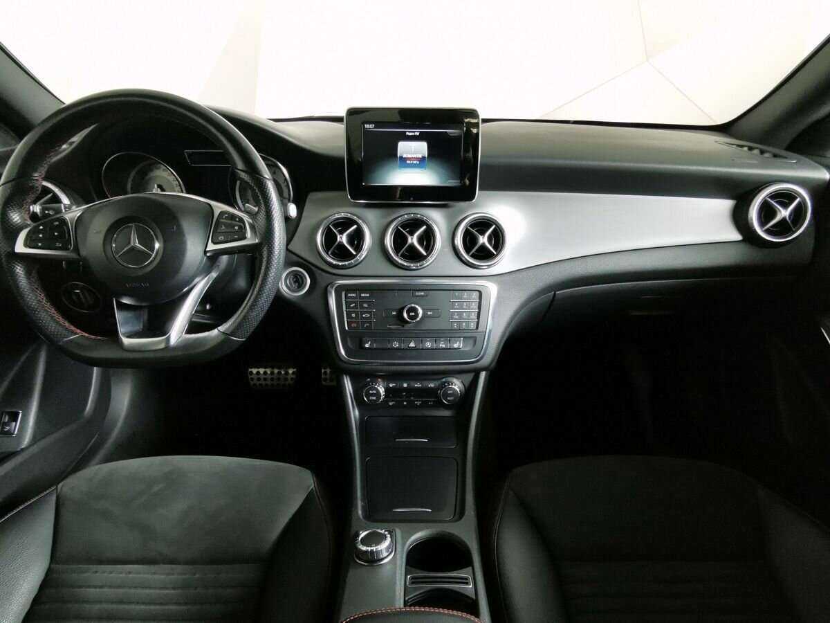 Mercedes-Benz CLA с пробегом — 2015 год. Фото: #10