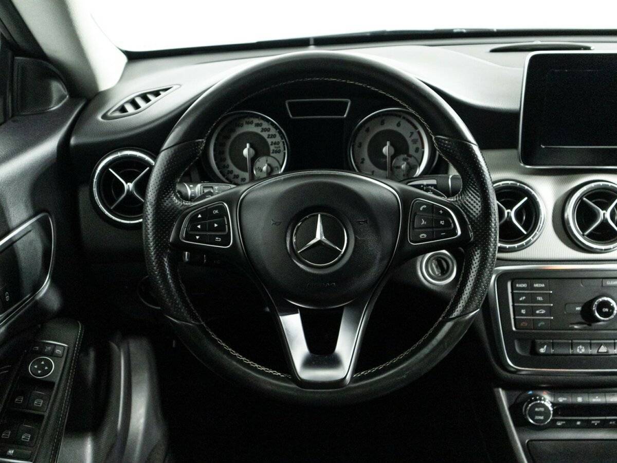 Mercedes-Benz CLA с пробегом — 2015 год. Фото: #17