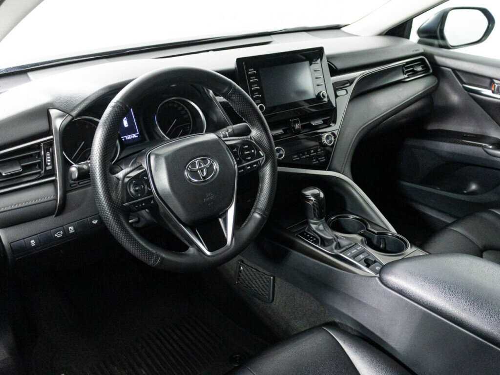 Toyota Camry с пробегом — 2021 год. Фото: #9