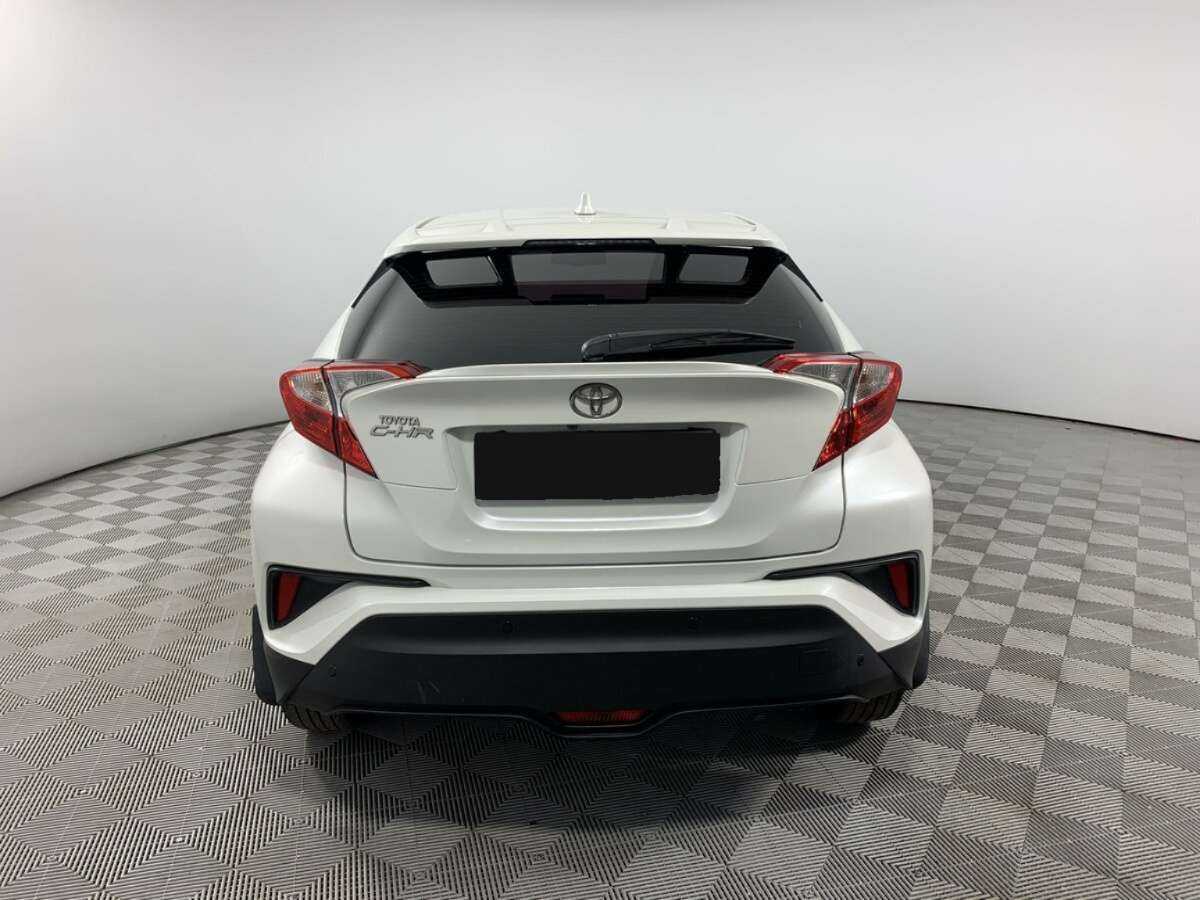 Toyota C-HR с пробегом — 2019 год. Фото: #5