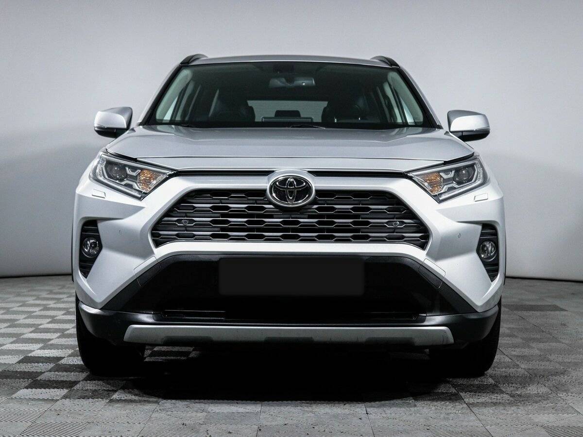 Toyota RAV4 с пробегом — 2021 год. Фото: #1