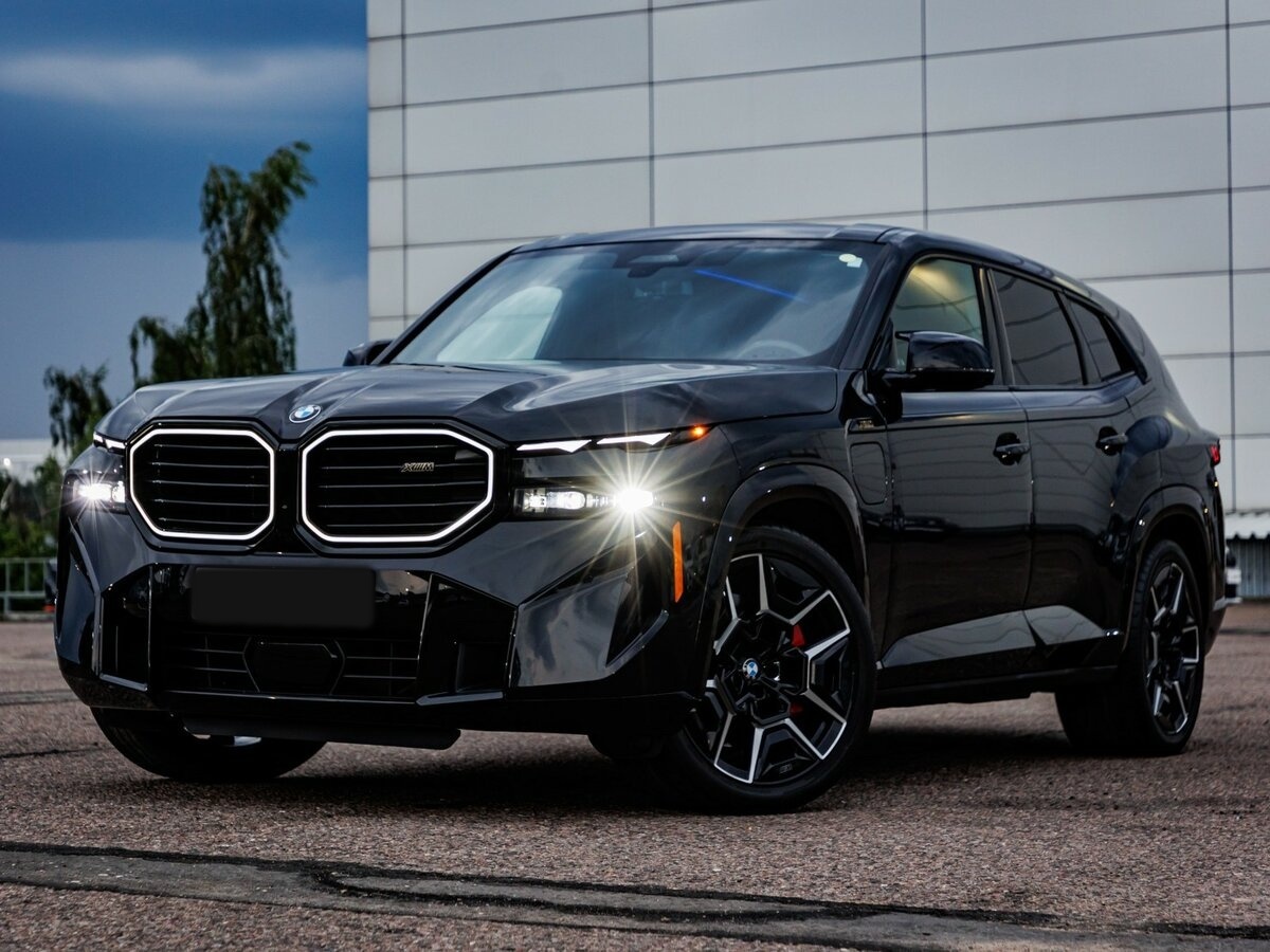 BMW XM с пробегом — 2023 год. Фото: #0