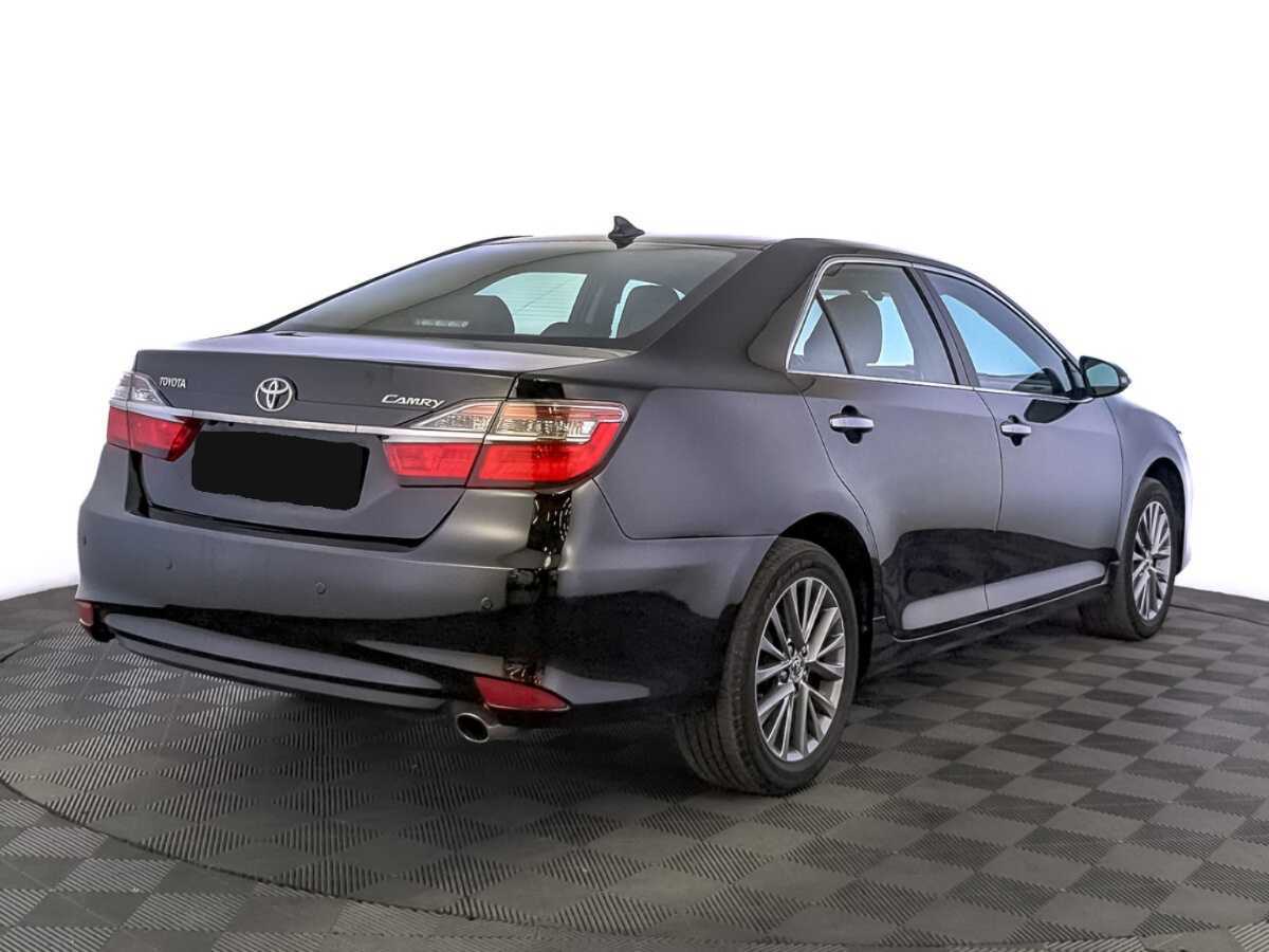 Toyota Camry с пробегом — 2017 год. Фото: #4