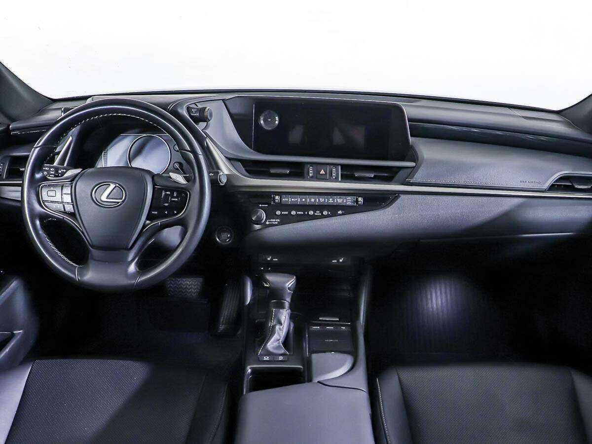 Lexus ES с пробегом — 2020 год. Фото: #10
