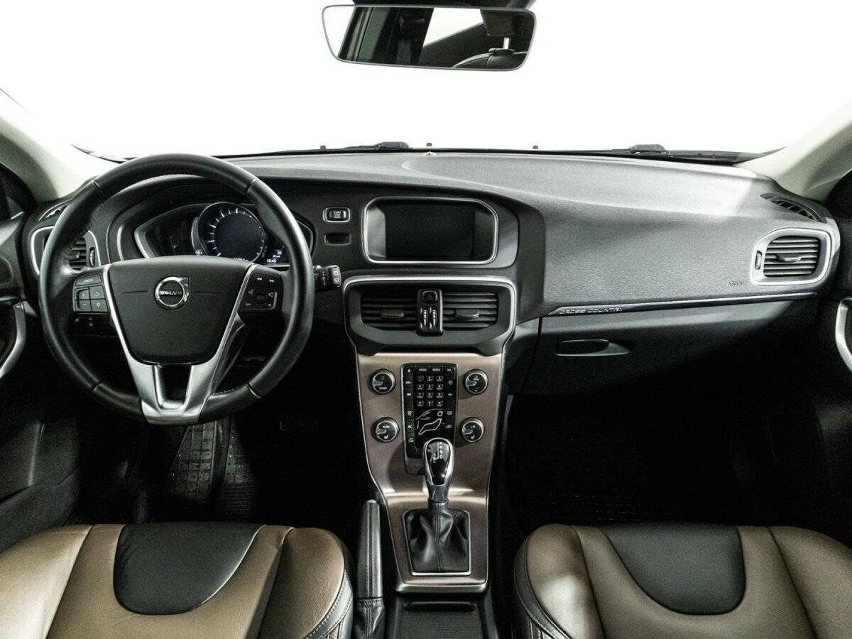 Volvo V40 Cross Country с пробегом — 2019 год. Фото: #12