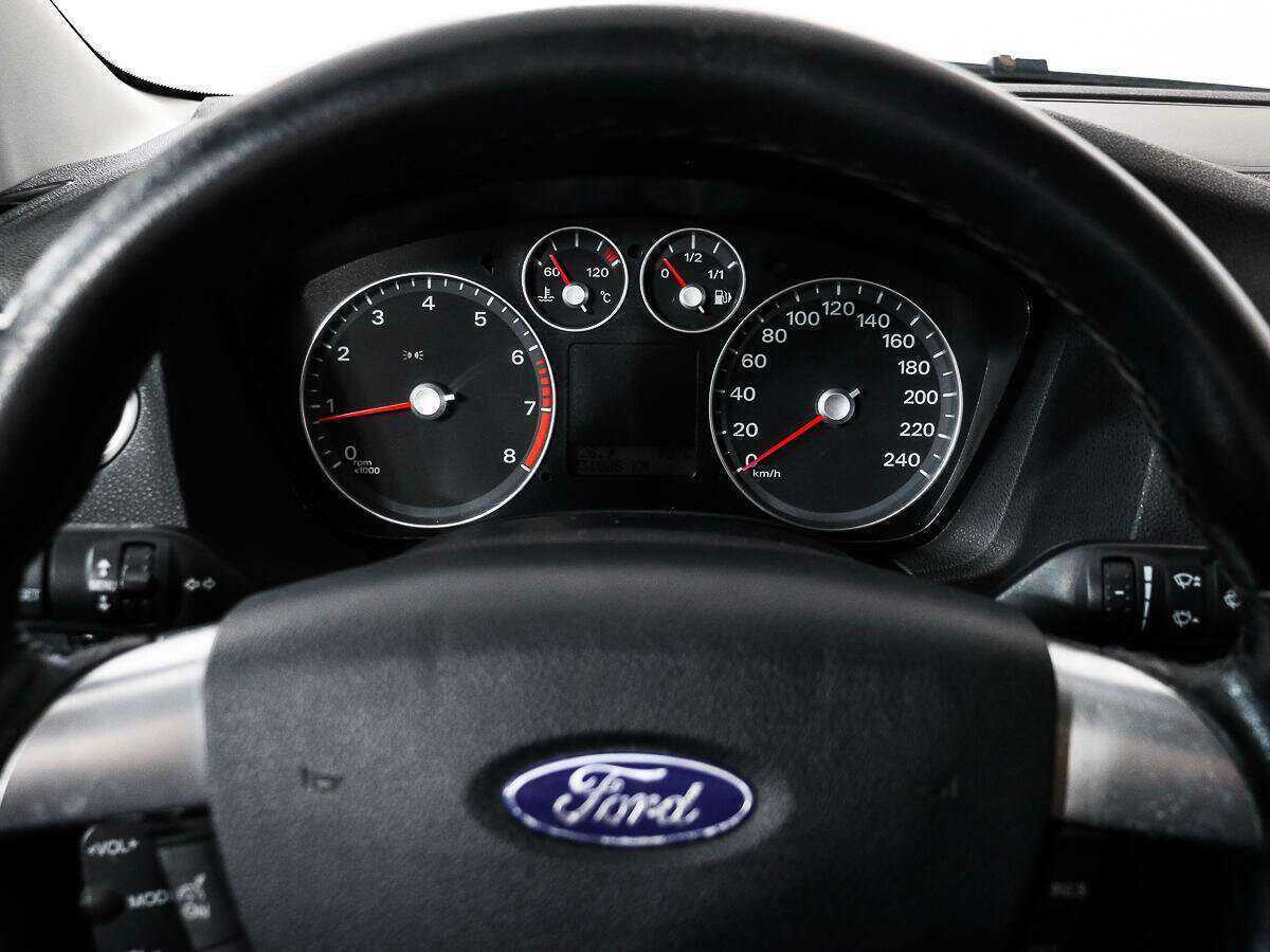 Ford Focus с пробегом — 2007 год. Фото: #14