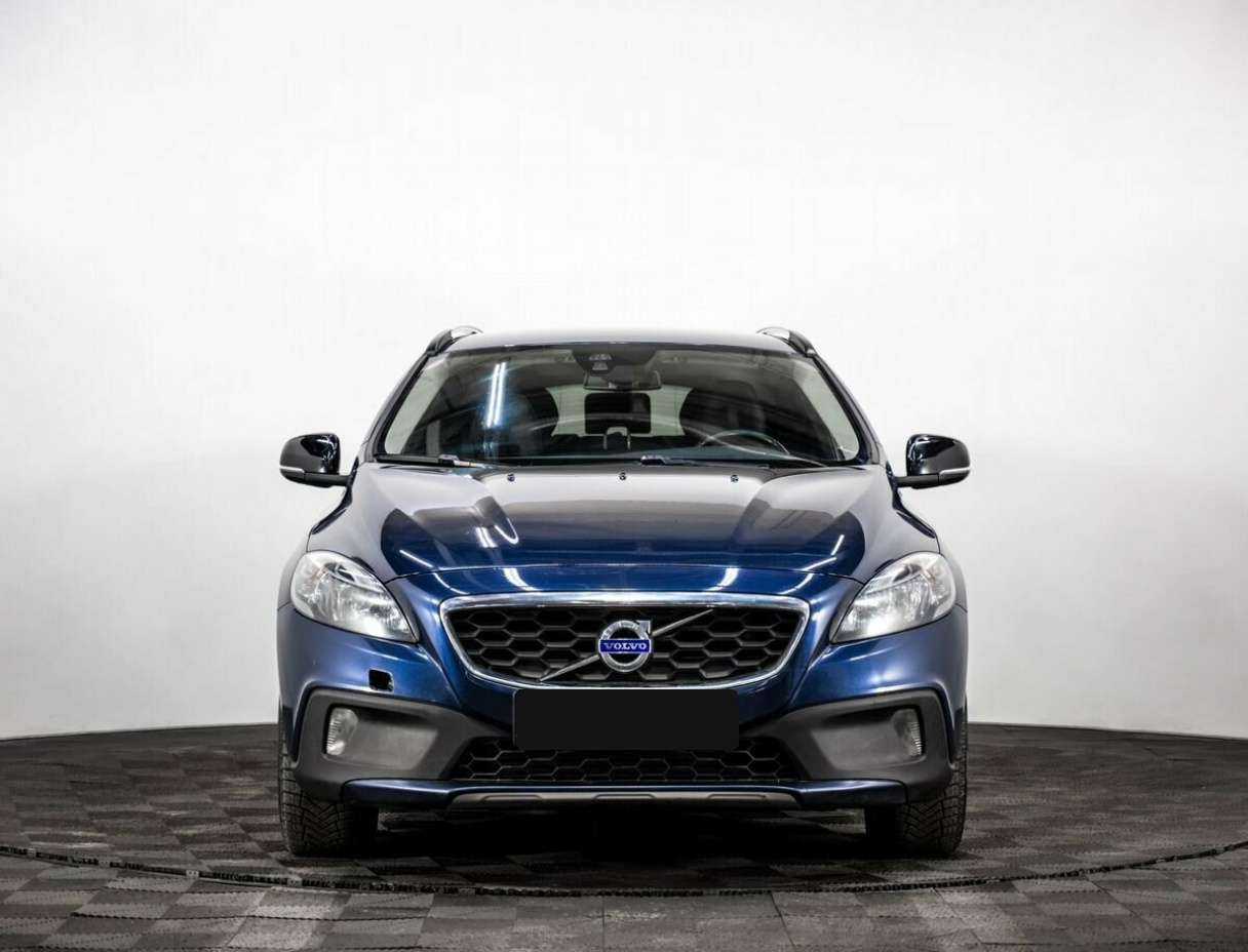 Volvo V40 Cross Country с пробегом — 2014 год. Фото: #1