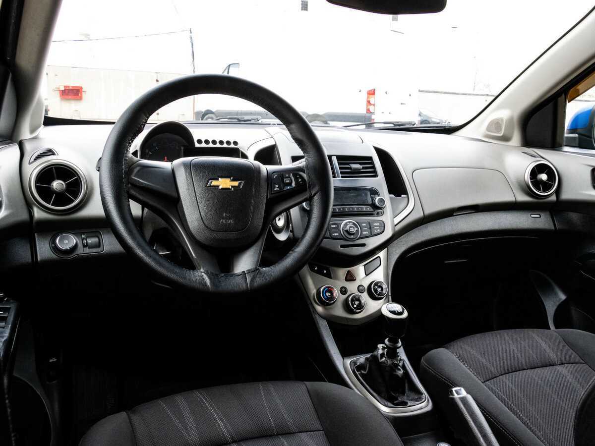 Chevrolet Aveo с пробегом — 2013 год. Фото: #8