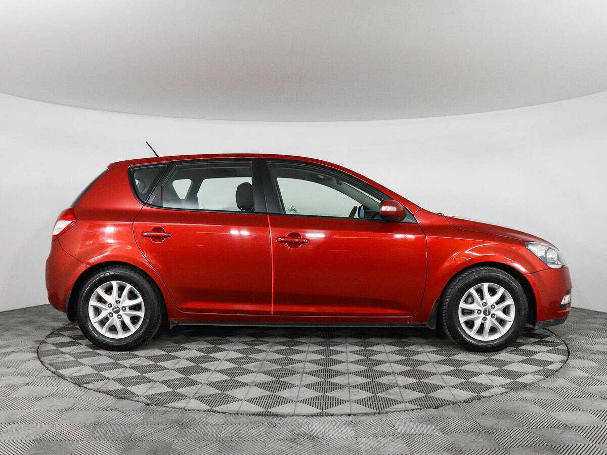 Kia Ceed с пробегом — 2010 год. Фото: #3
