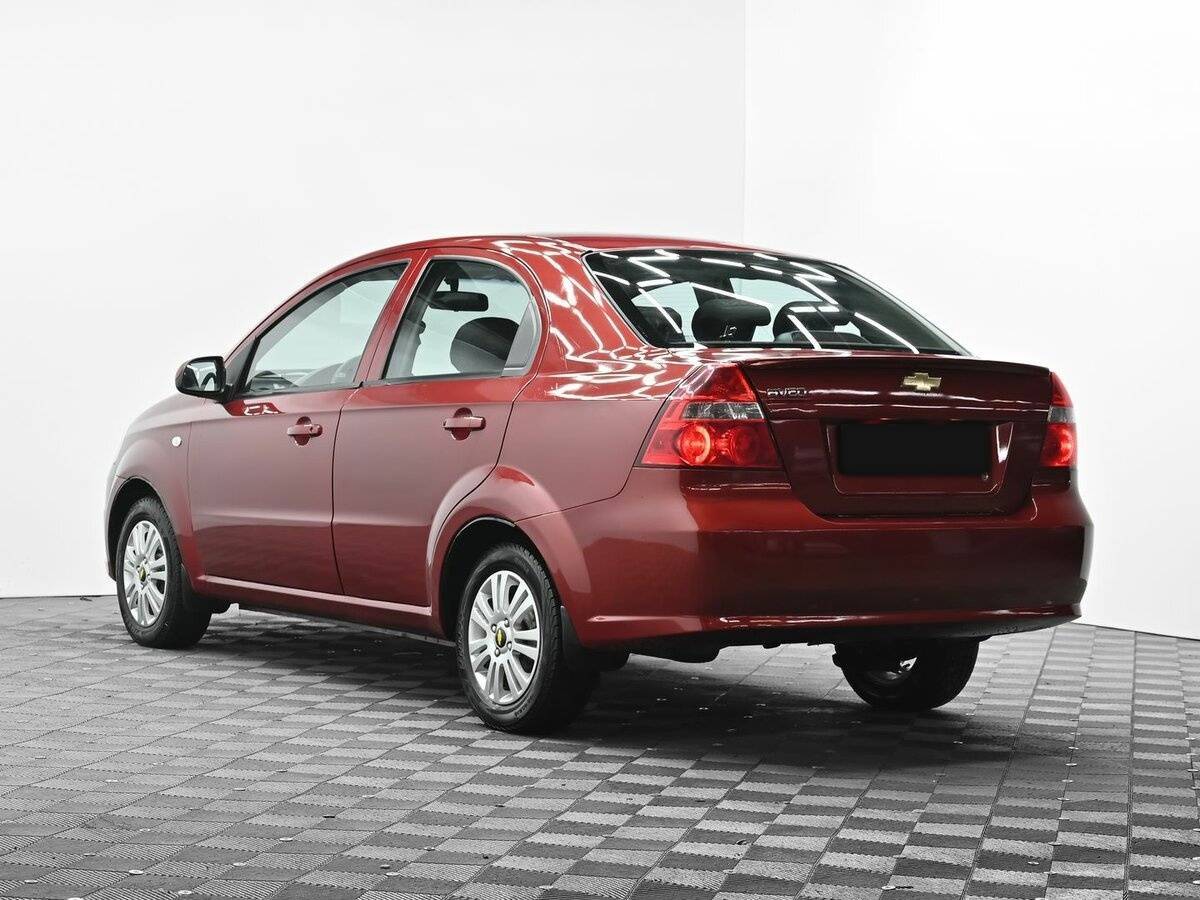 Chevrolet Aveo с пробегом — 2006 год. Фото: #2