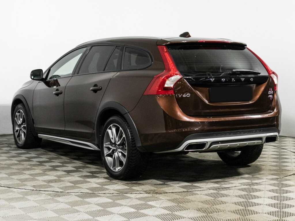 Volvo V60 Cross Country с пробегом — 2016 год. Фото: #6