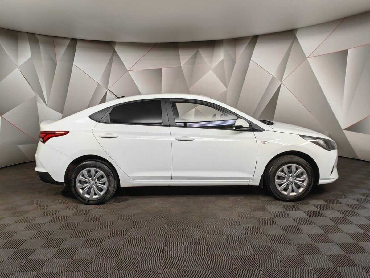 Hyundai Solaris с пробегом — 2021 год. Фото: #5