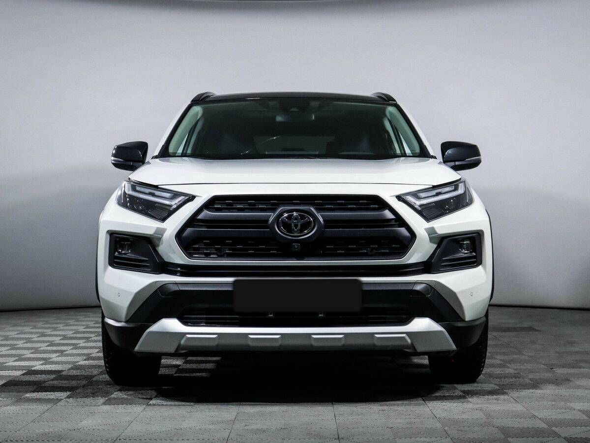 Toyota RAV4 с пробегом — 2024 год. Фото: #1