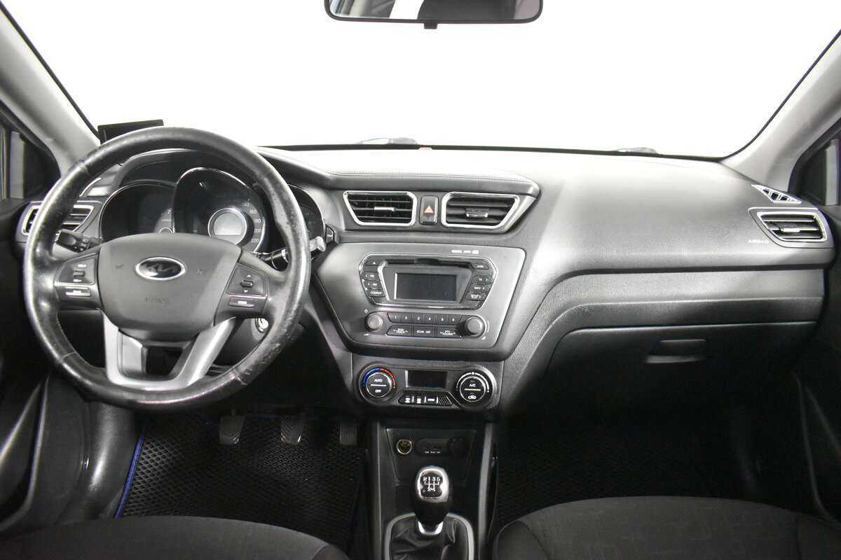 Kia Rio с пробегом — 2013 год. Фото: #9