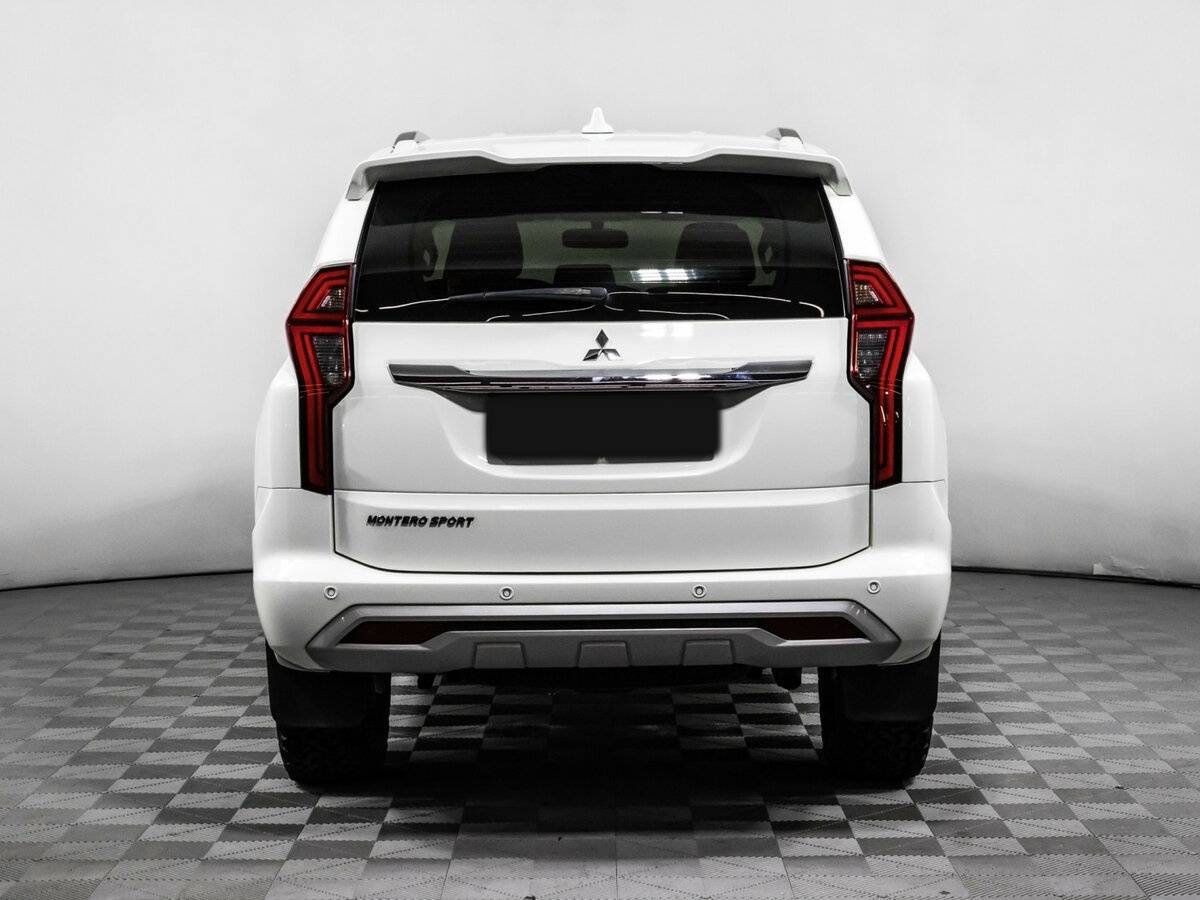Mitsubishi Montero Sport с пробегом — 2022 год. Фото: #4