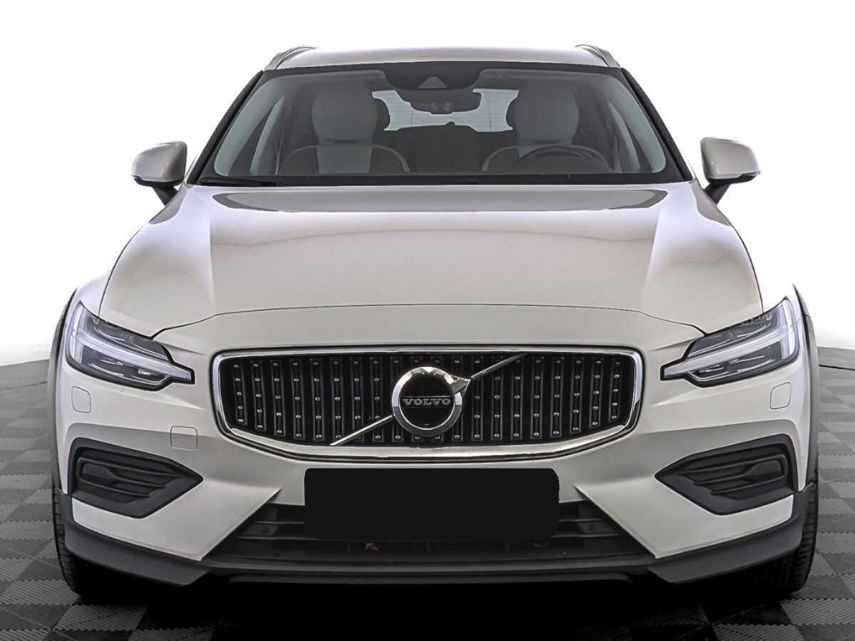 Volvo V60 Cross Country с пробегом — 2021 год. Фото: #1