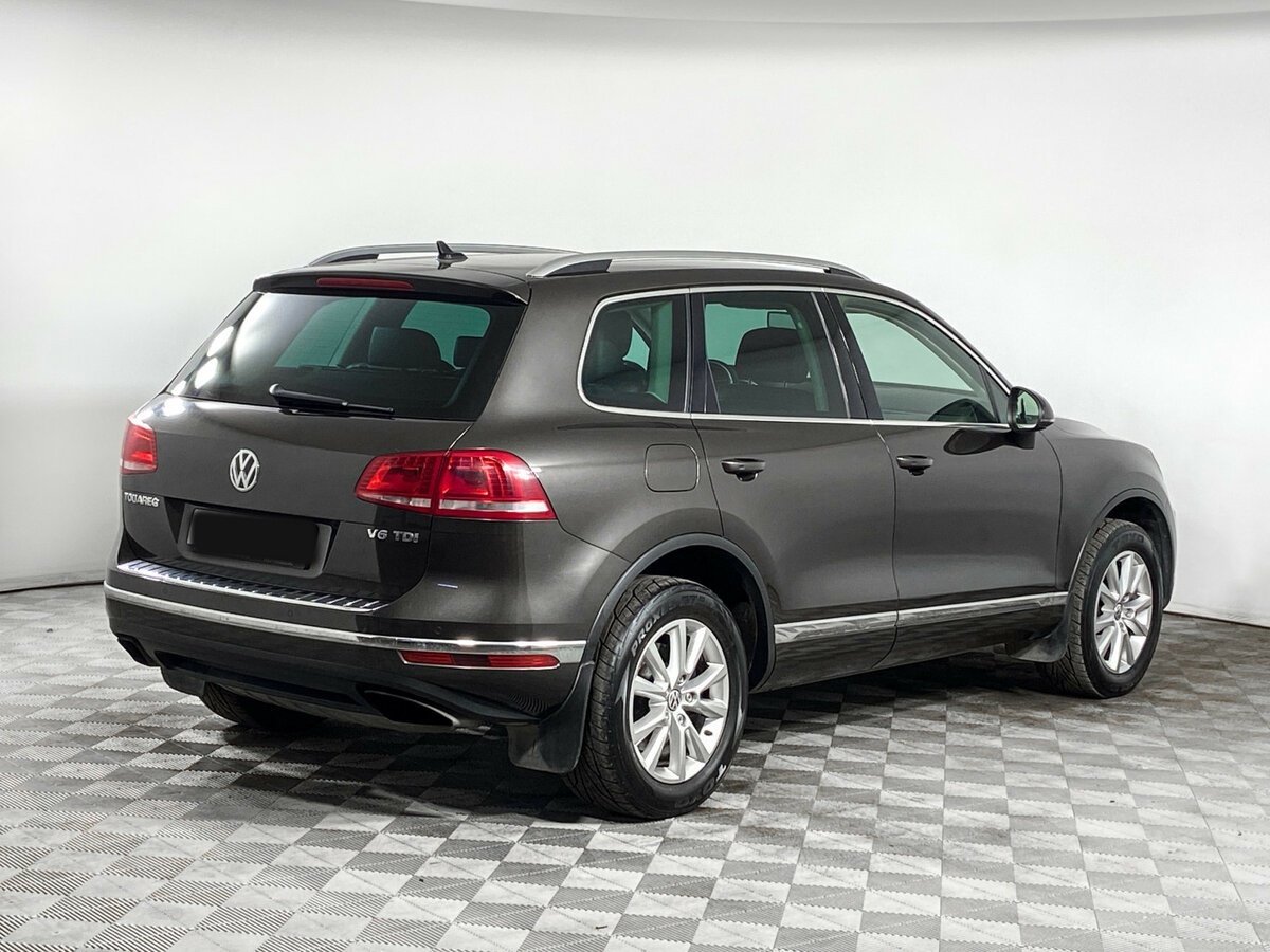 Volkswagen Touareg с пробегом — 2015 год. Фото: #3