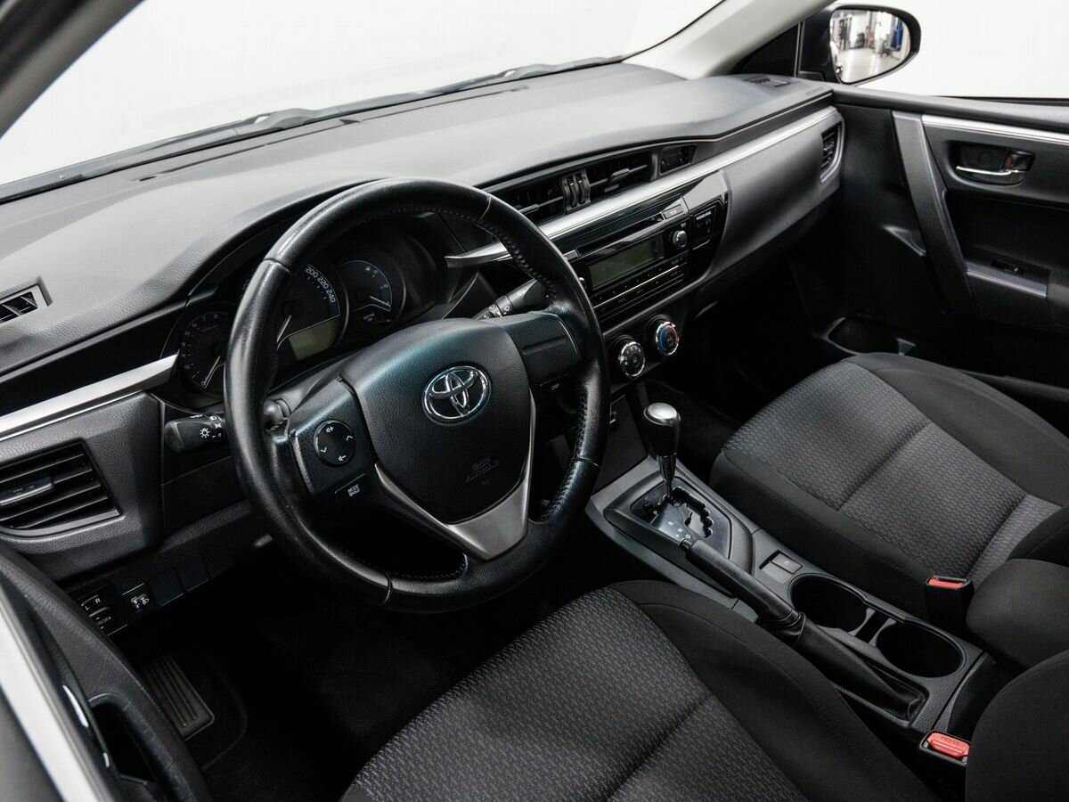 Toyota Corolla с пробегом — 2015 год. Фото: #13