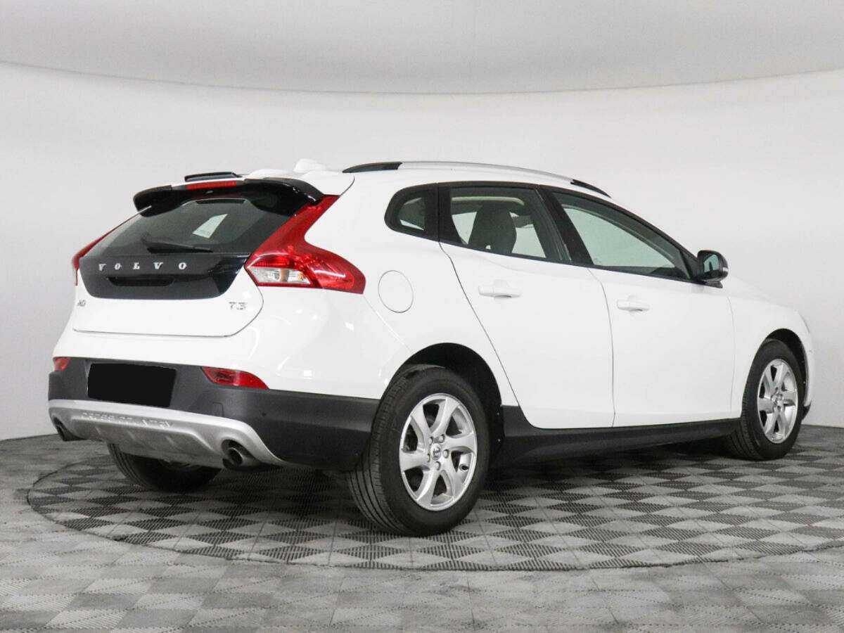 Volvo V40 Cross Country с пробегом — 2017 год. Фото: #4