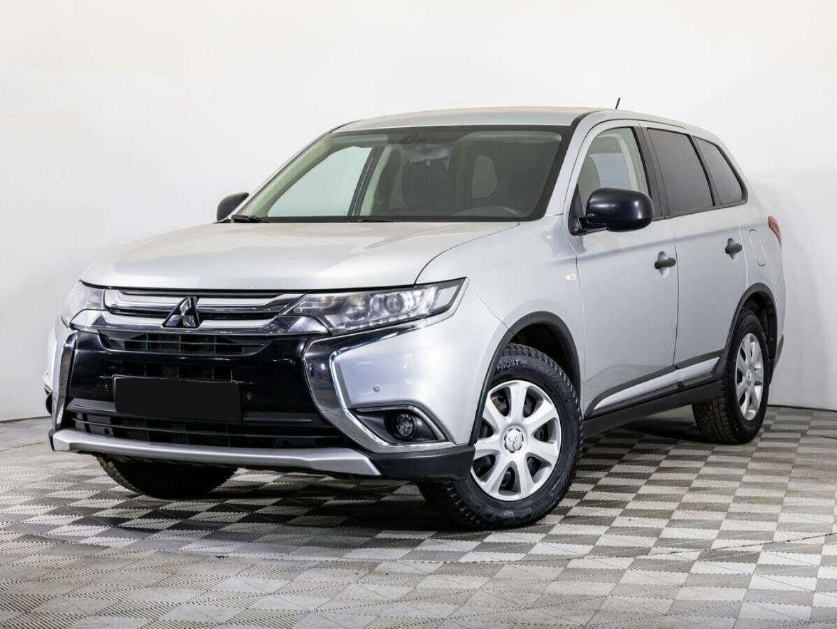 Mitsubishi Outlander с пробегом — 2015 год. Фото: #0
