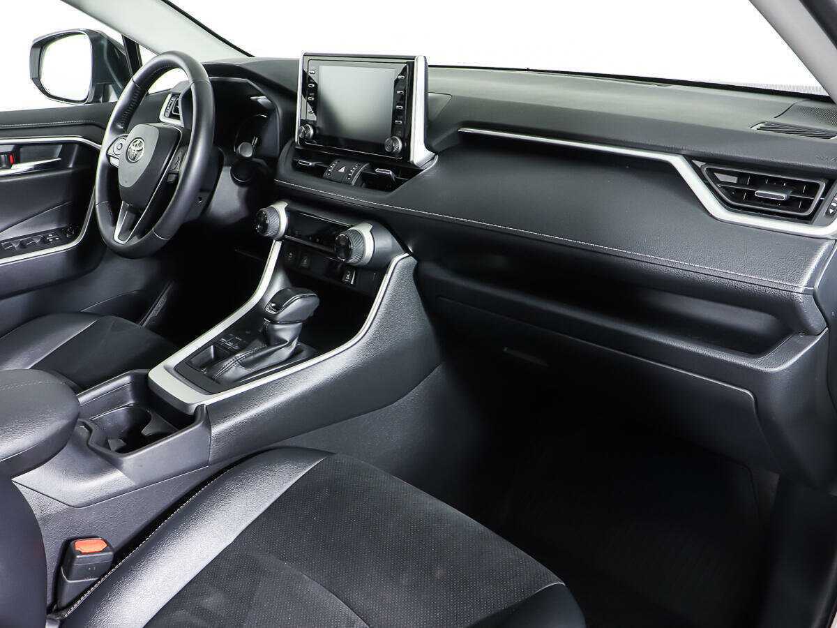 Toyota RAV4 с пробегом — 2022 год. Фото: #10