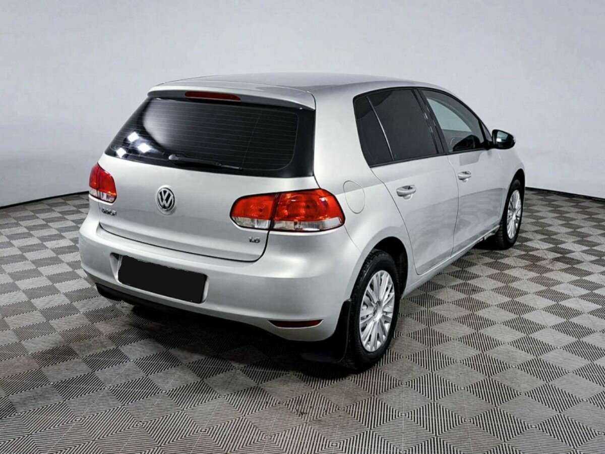 Volkswagen Golf с пробегом — 2010 год. Фото: #4