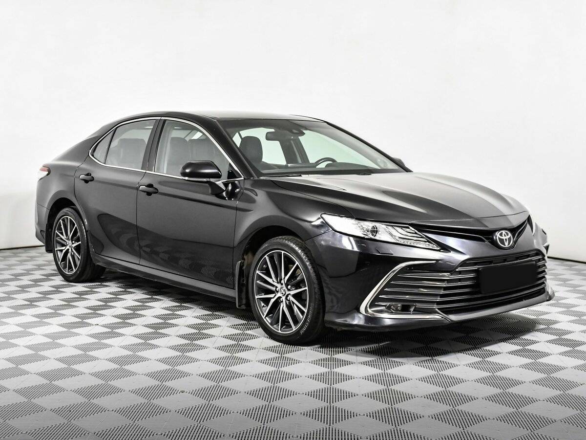 Toyota Camry с пробегом — 2021 год. Фото: #2