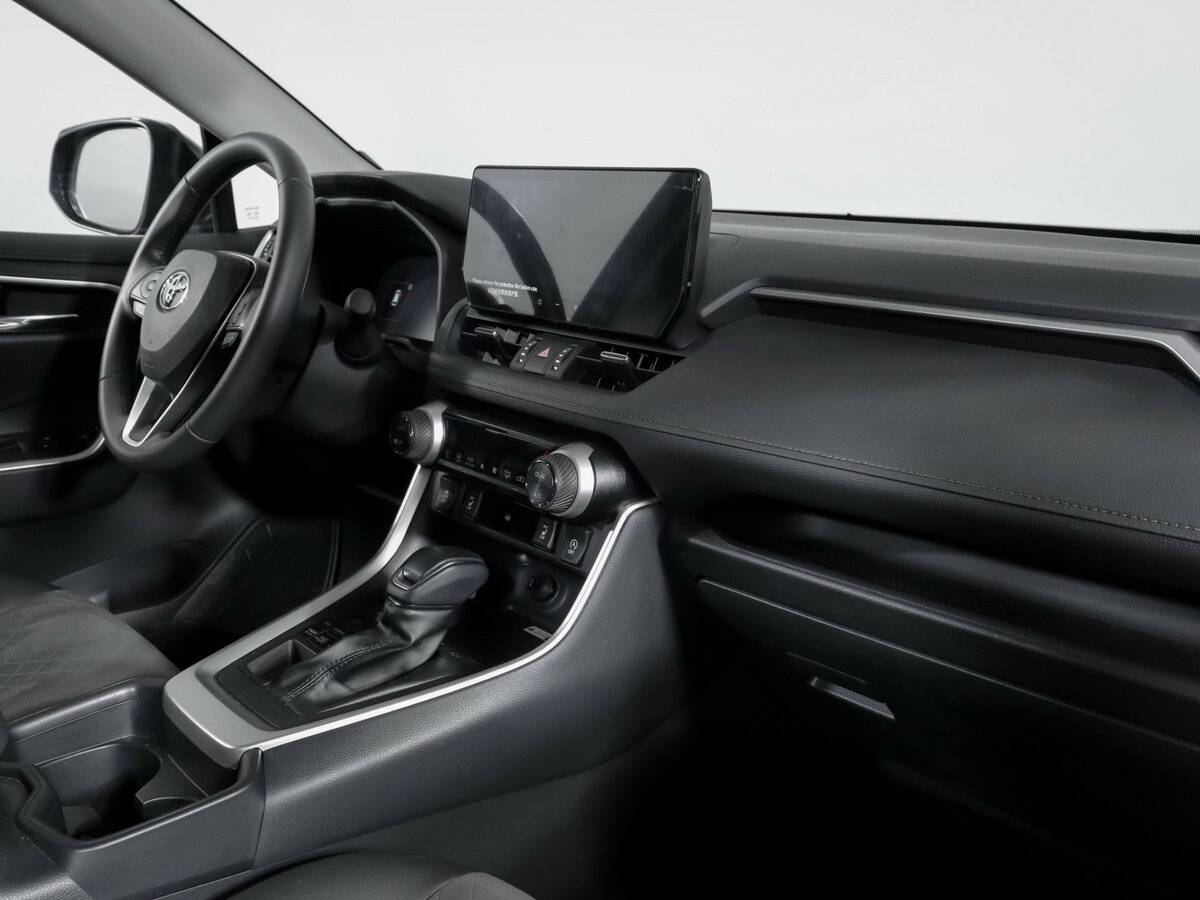 Toyota RAV4 с пробегом — 2024 год. Фото: #8