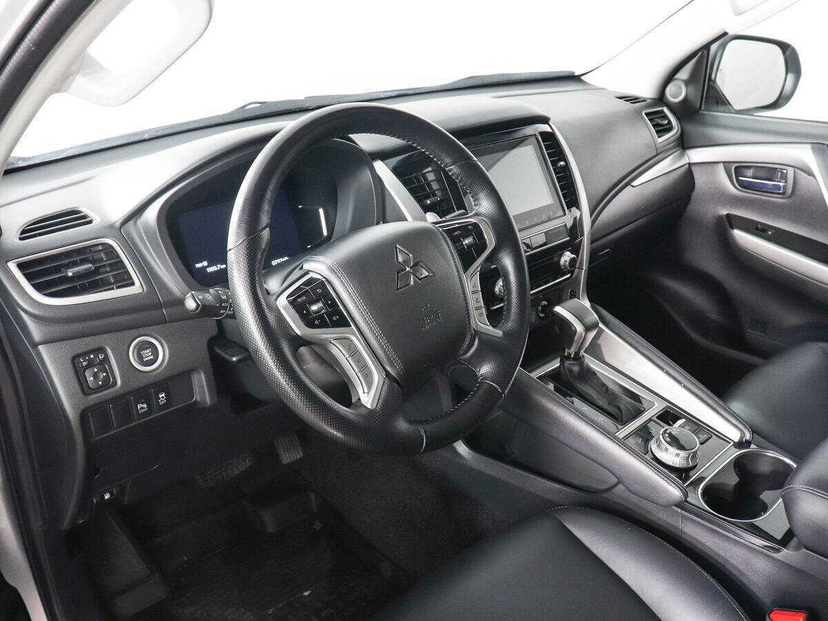 Mitsubishi Pajero Sport с пробегом — 2022 год. Фото: #8