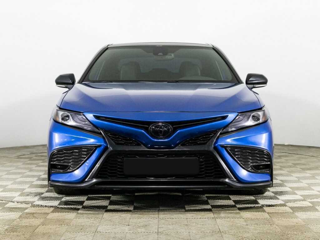 Toyota Camry с пробегом — 2020 год. Фото: #1