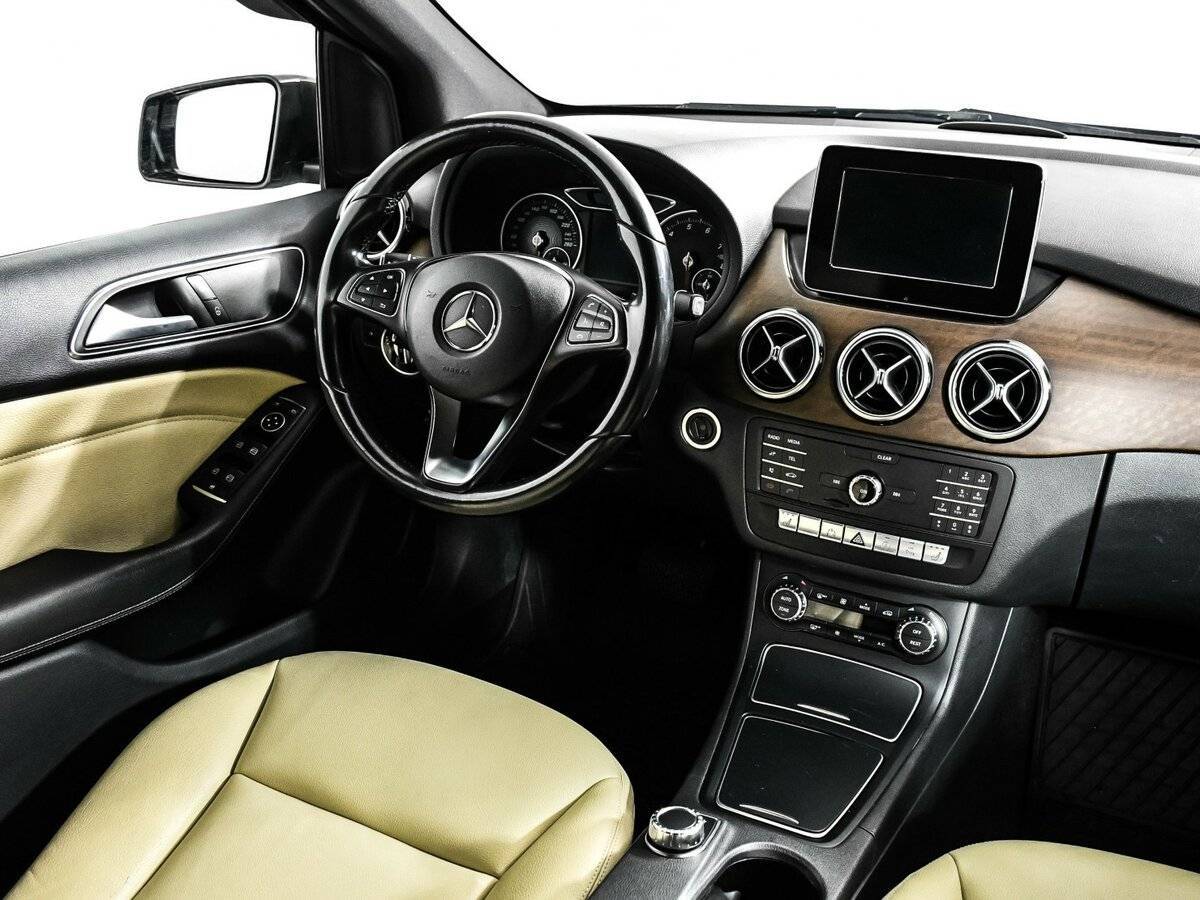 Mercedes-Benz B-Класс с пробегом — 2015 год. Фото: #8